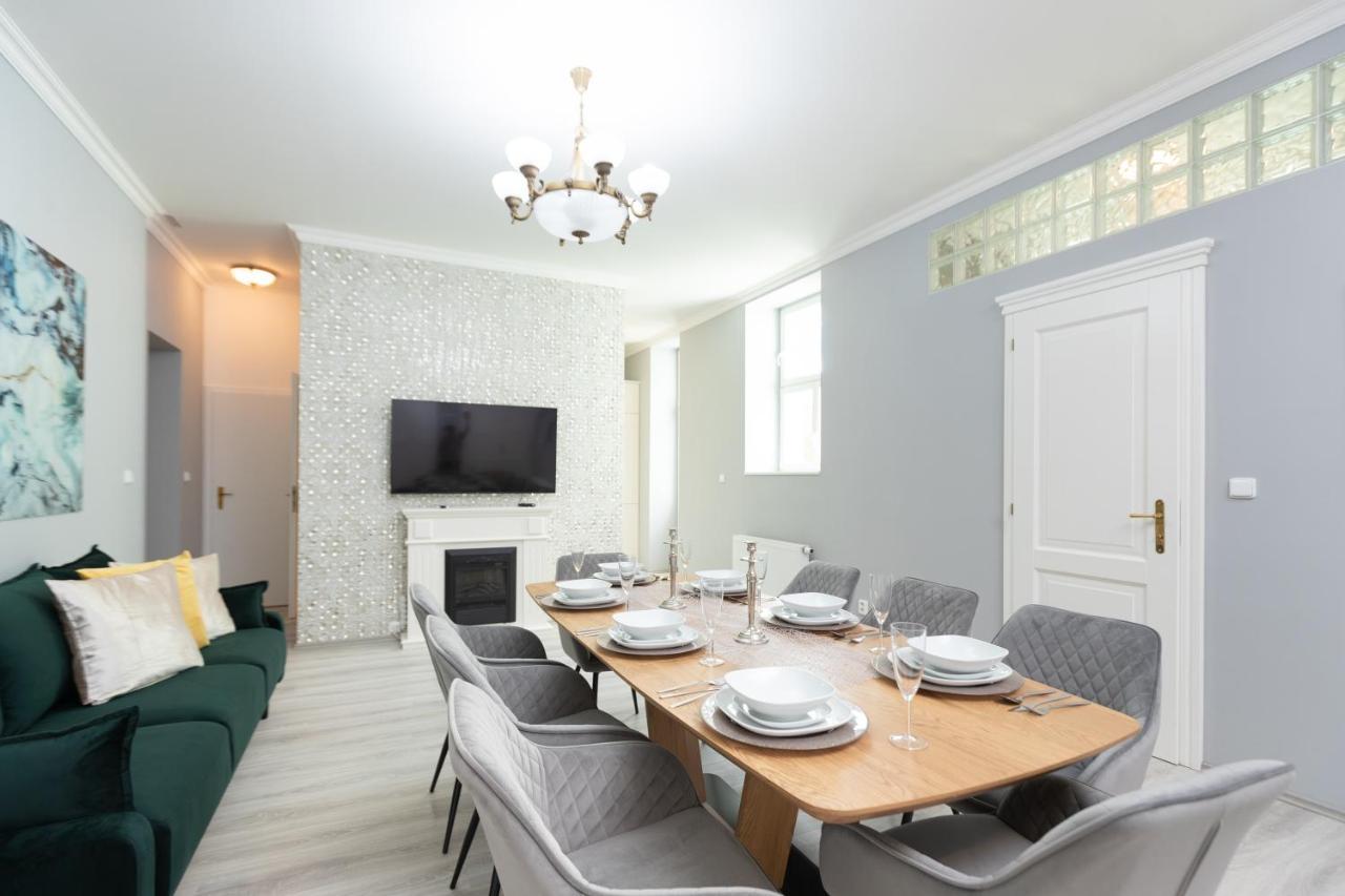 Luxury Central 150M2 Apartment On Wencelas Square With Private Garage ปราก ภายนอก รูปภาพ