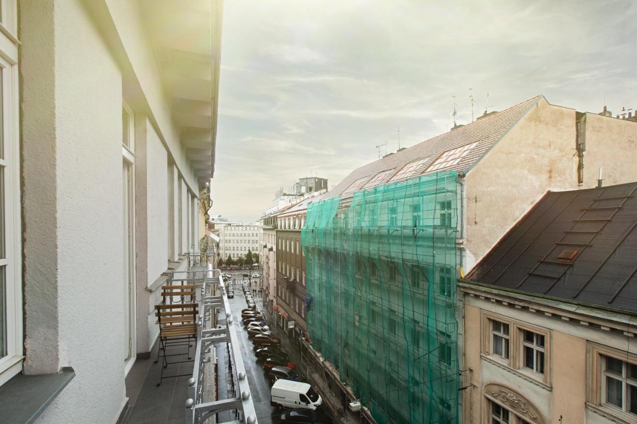 Luxury Central 150M2 Apartment On Wencelas Square With Private Garage ปราก ภายนอก รูปภาพ