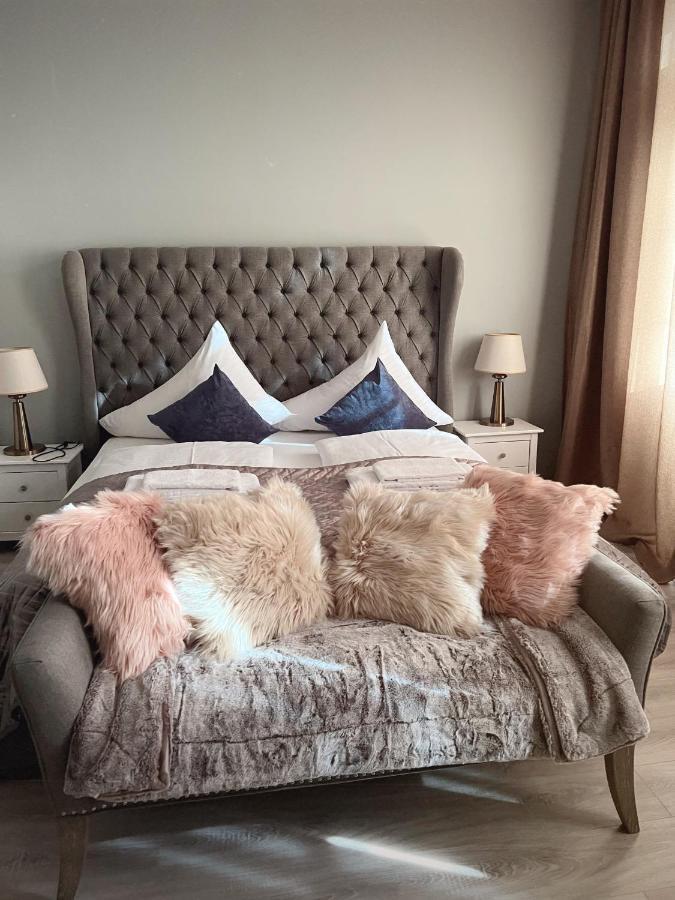 Luxury Central 150M2 Apartment On Wencelas Square With Private Garage ปราก ภายนอก รูปภาพ